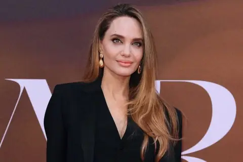 Angelina Jolie’s Diet Plan: A Look at Her Healthy Eating Habits