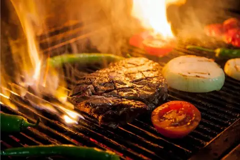 Savoring Excellence: The Artistry Behind Steak in America