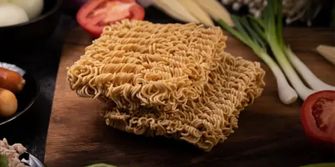 This Crispy Ramen Pizza Hack Gives Instant Noodles a Fun Upgrade