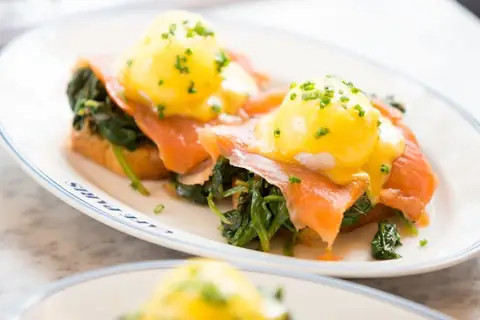 Brilliant Hacks for Poaching Eggs (Including a 30-Second Microwave Version)