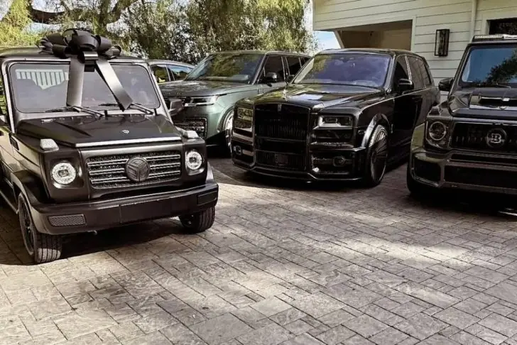 Scott Disick's son Mason gets a new mini G-Class Wagon on his 15th birthday.