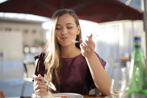 Learn How to Deal With ‘Trigger Foods’ This Holiday Season