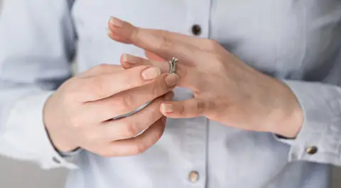 How to Check Ring Size At Home? 5 Creative Ways