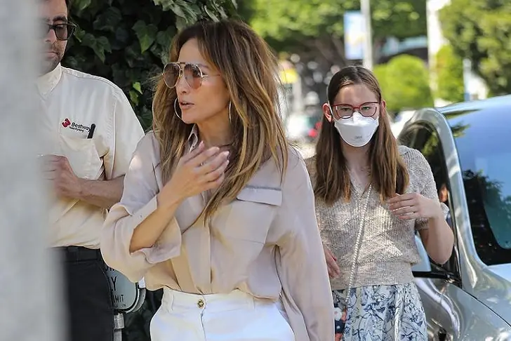 Jennifer Lopez's quality time with Ben Affleck's daughter Violet.